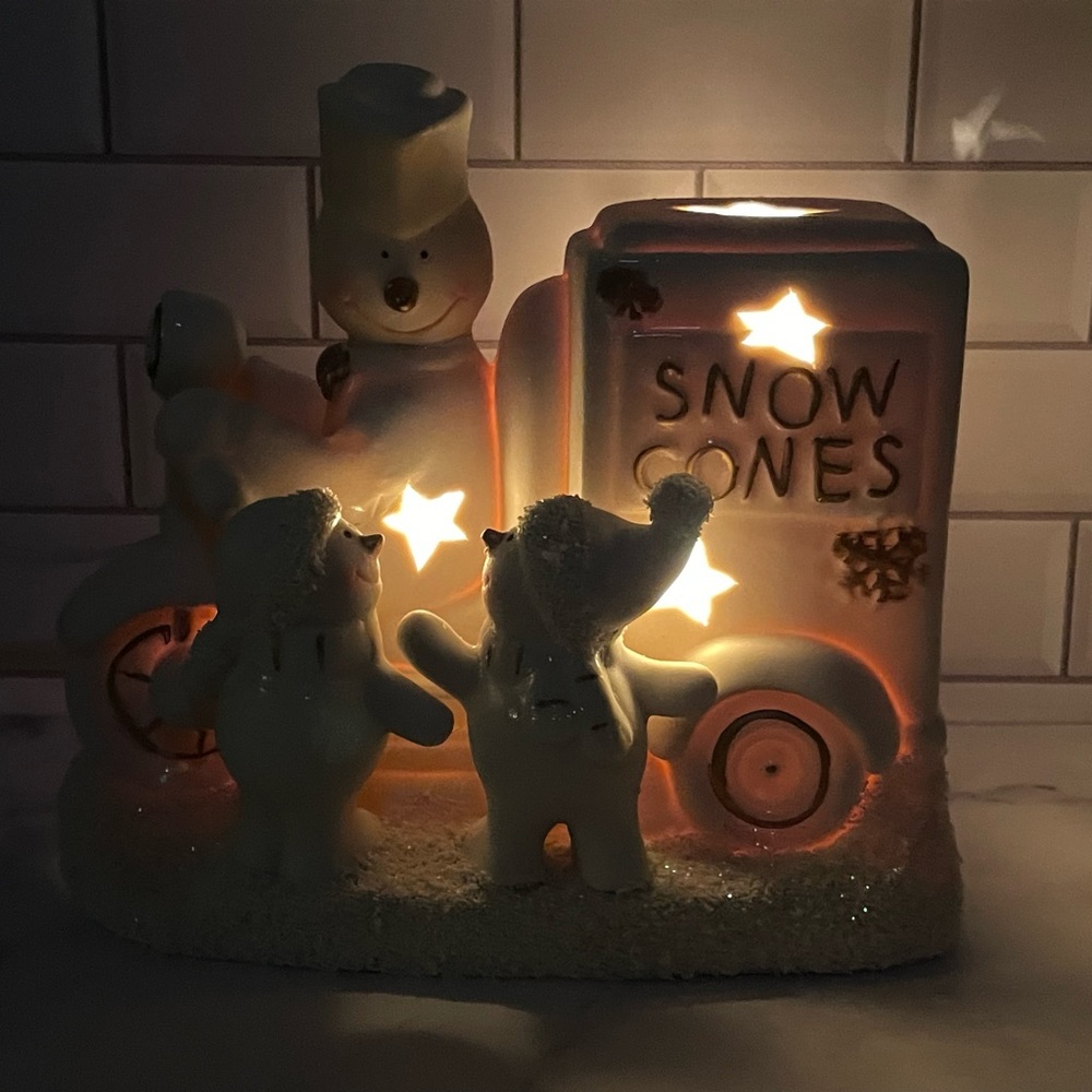 Porcelain Snow Cone Cart Nightlight